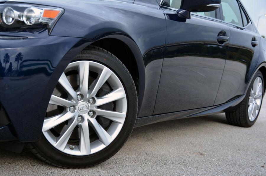  Lexus IS350 2014 года  (фото 42 из 42)